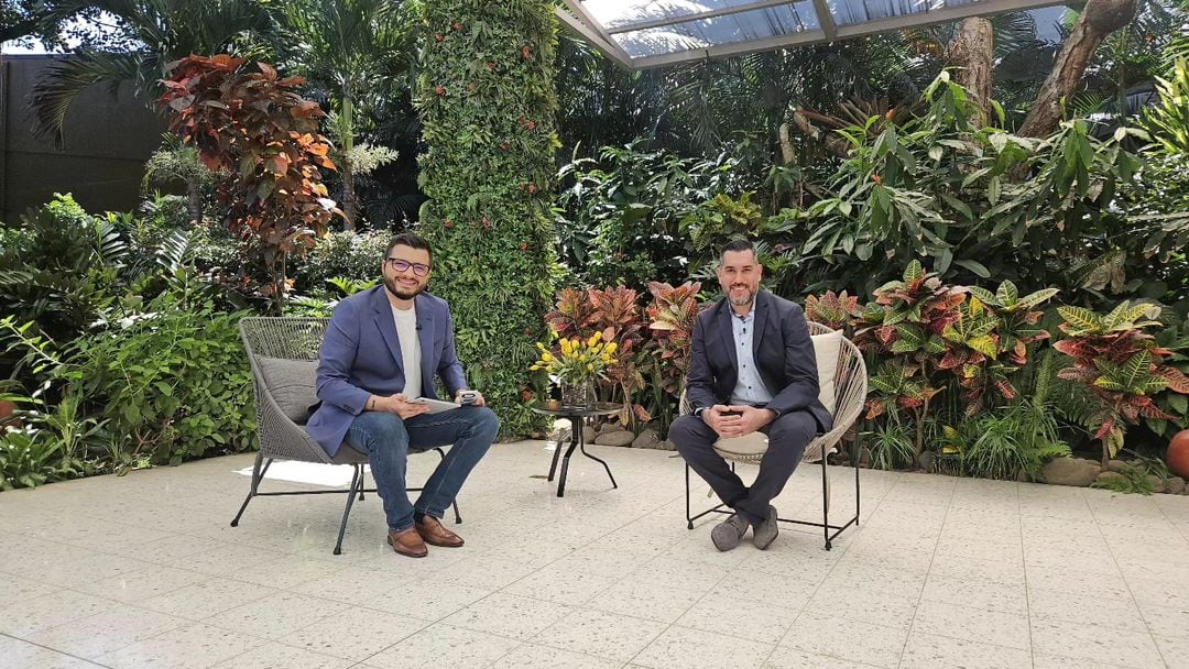 Jorge Sáenz, esposo de Lussania Víquez, en canal 7