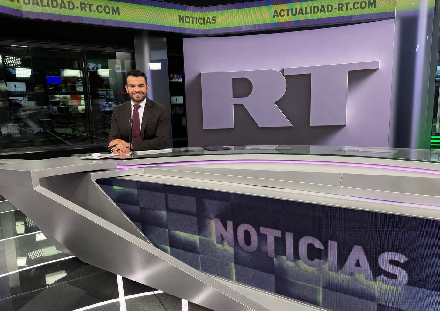 Sergio González Vargas, de 34 años, es el primer tico presentador y corresponsal del canal RT en Español y desde Moscú cuenta noticias al mundo