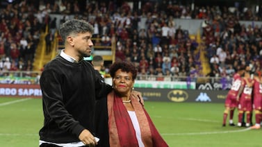 Christian Bolaños y las palabras que llegan al corazón de los morados tras ser inmortalizado en Saprissa