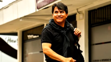Experta detalla lo que puede estar pasando con el técnico Vladimir Quesada