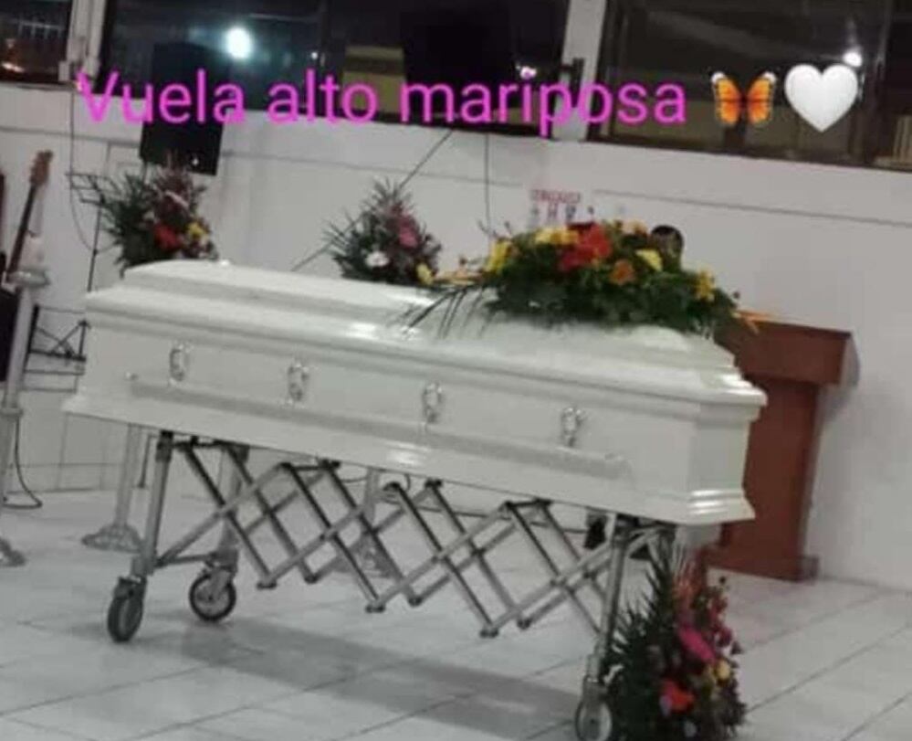Funeral de Francis León Miranda, joven embarazada que fue asesinada por expareja en Liberia. Foto cortesía Mónica Traña.