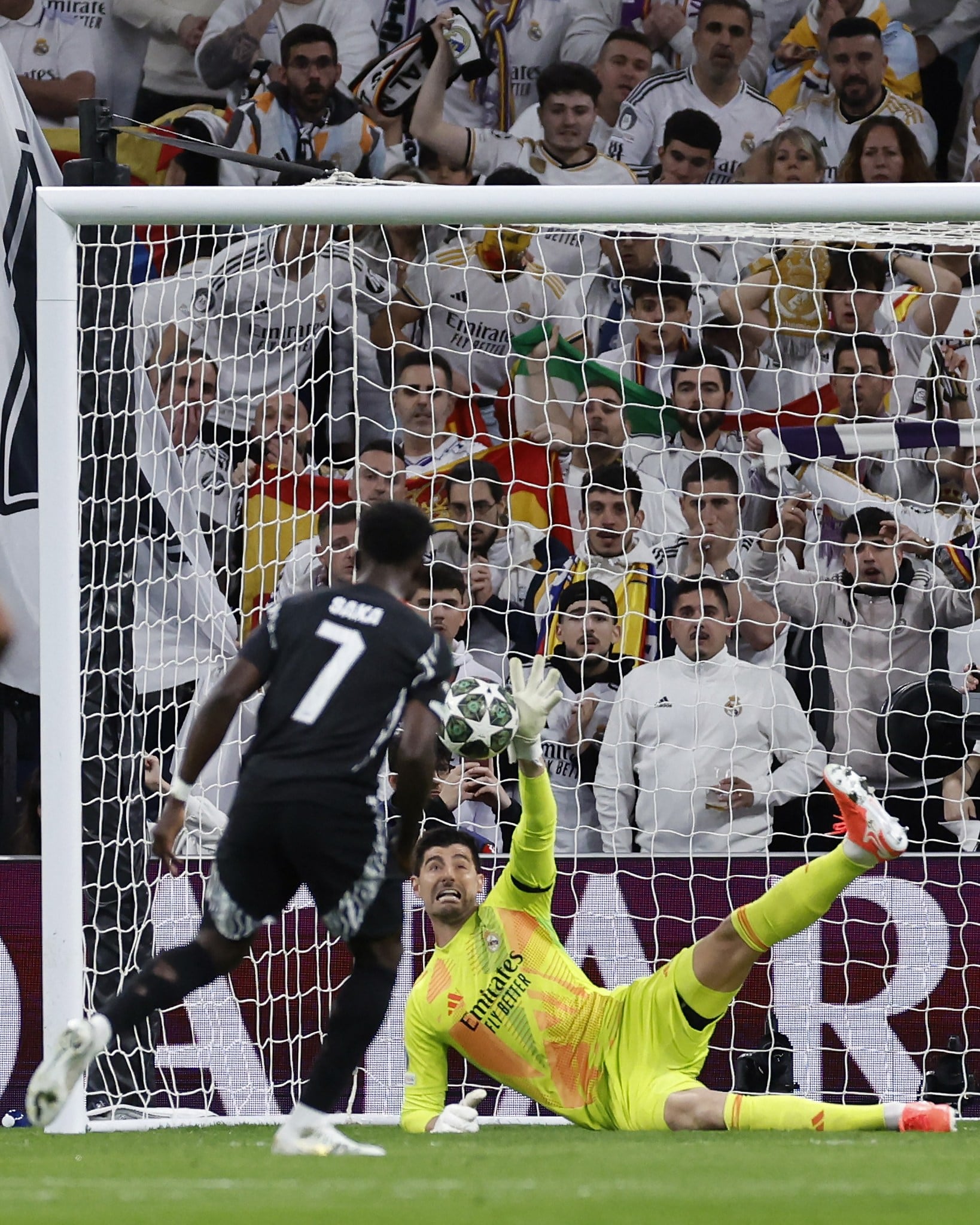 El Miércoles Santo, 16 de abril, el Real Madrid empató 1-1 en su estadio ante el Arsenal en el partido de vuelta de los cuartos de final de la UEFA Champions League. El marcador global quedó 4-1 a favor de los ingleses
