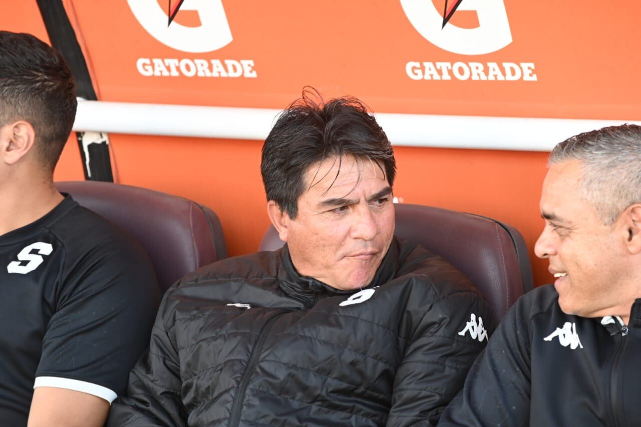 Juego entre Saprissa vs San Carlos en el estadio Ricardo Saprissa / foto Albert Marín