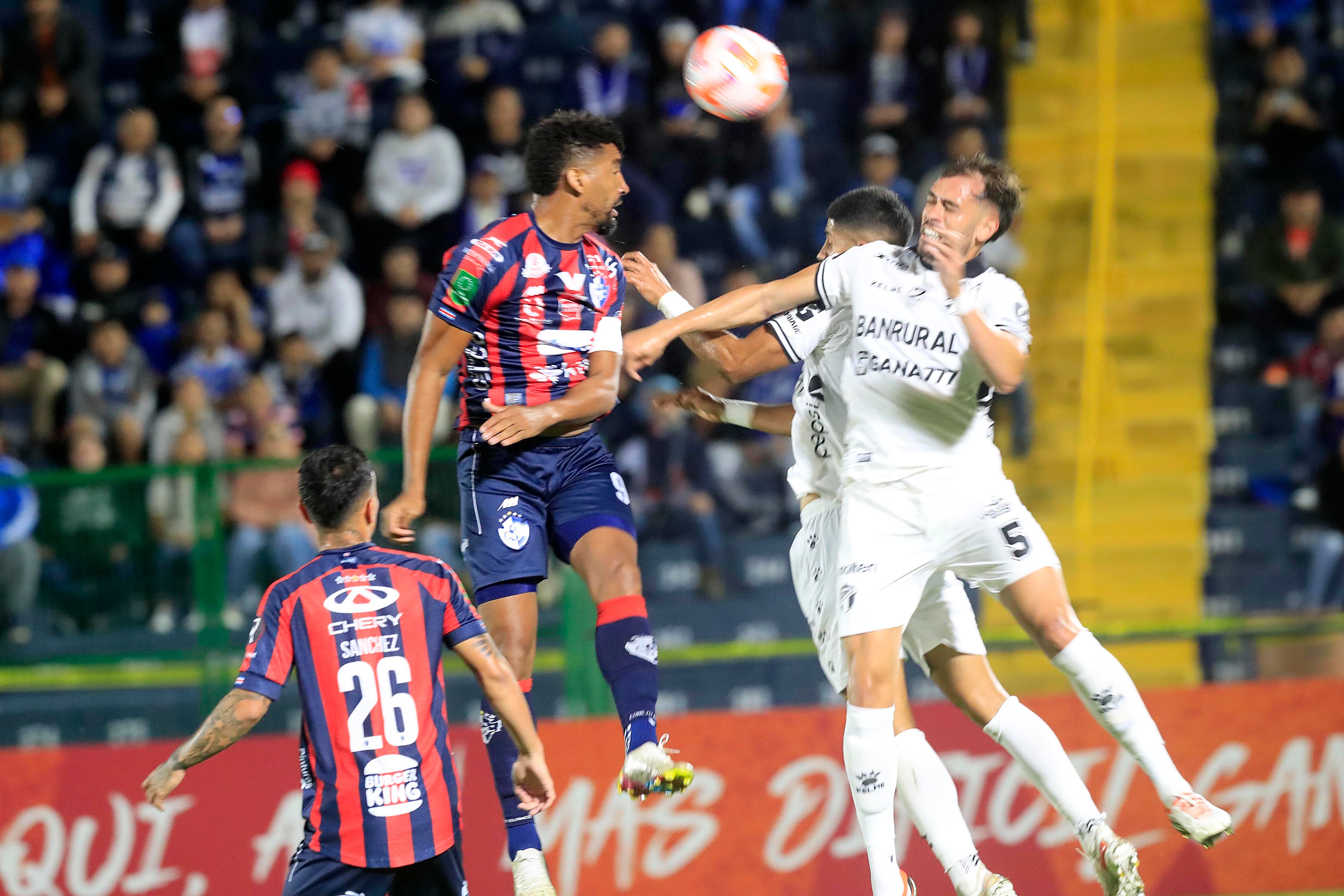 04/10/2023 Estadio Fello Meza, Cartago. El Club Sport Cartaginés recibió a Comunicaciones, de Guatemala, en partido de ida por repechaje de la Copa Centroamericana de CONCACAF.