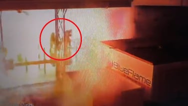 Video muestra la aterradora situación a la que sobrevivieron dos bomberos durante incendio en planta envasadora de gas