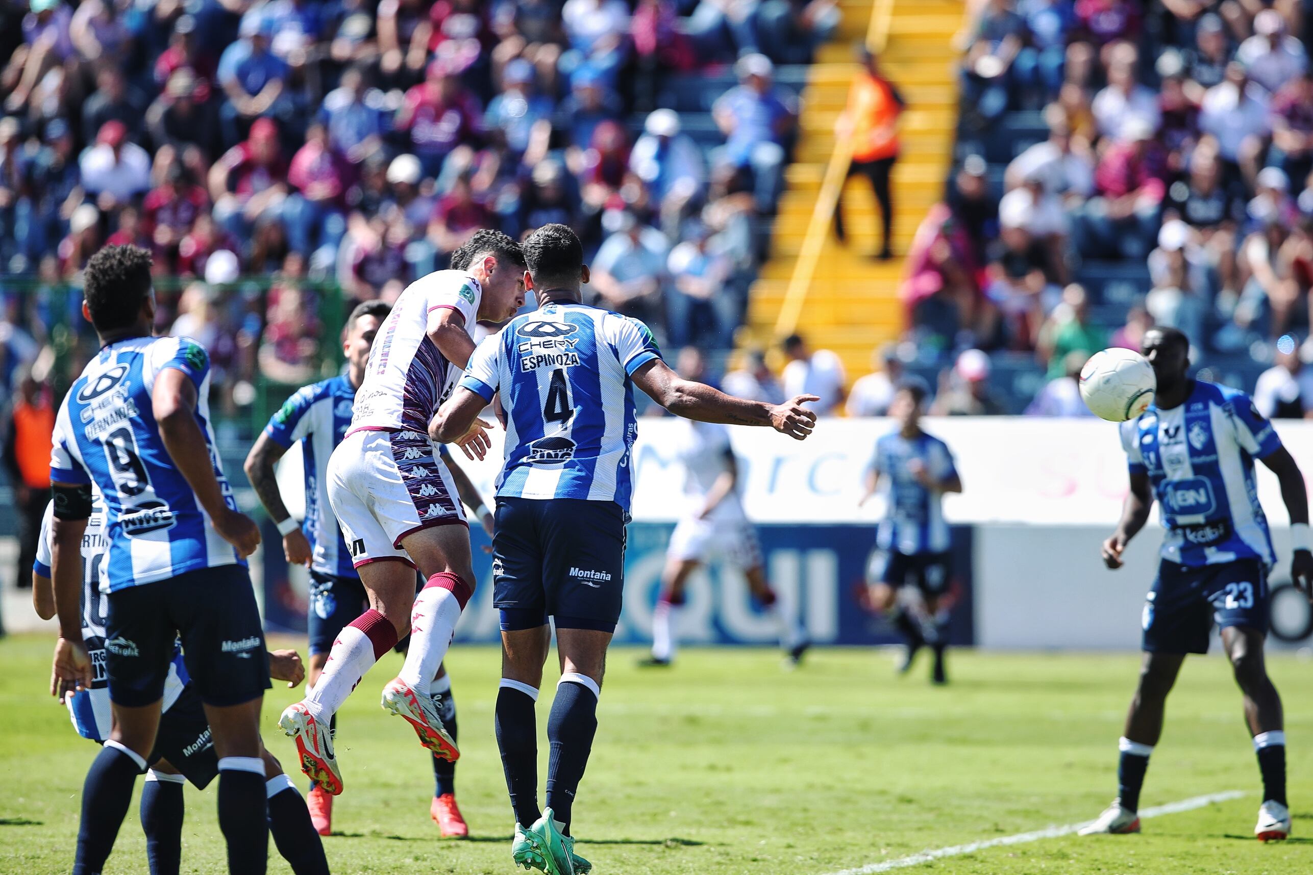 30/11/2023/ Juego entre el Club Sport Cartaginés vs Deportivo Saprissa por la semifinal del torneo Apertura de la Liga Promerica en el estadio Fello Meza / Foto John Durán