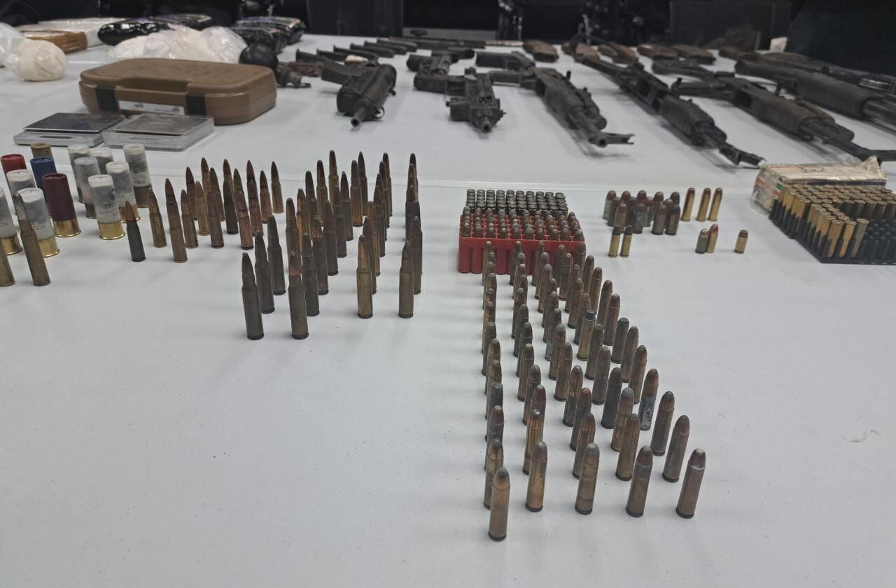 Este año el 80% de los homicidios han sido perpetrados con arma de fuego como estas, decomisadas en Pavas el fin de semana. Al taxista lo mataron de un tiro en la cabeza. Foto.: MSP