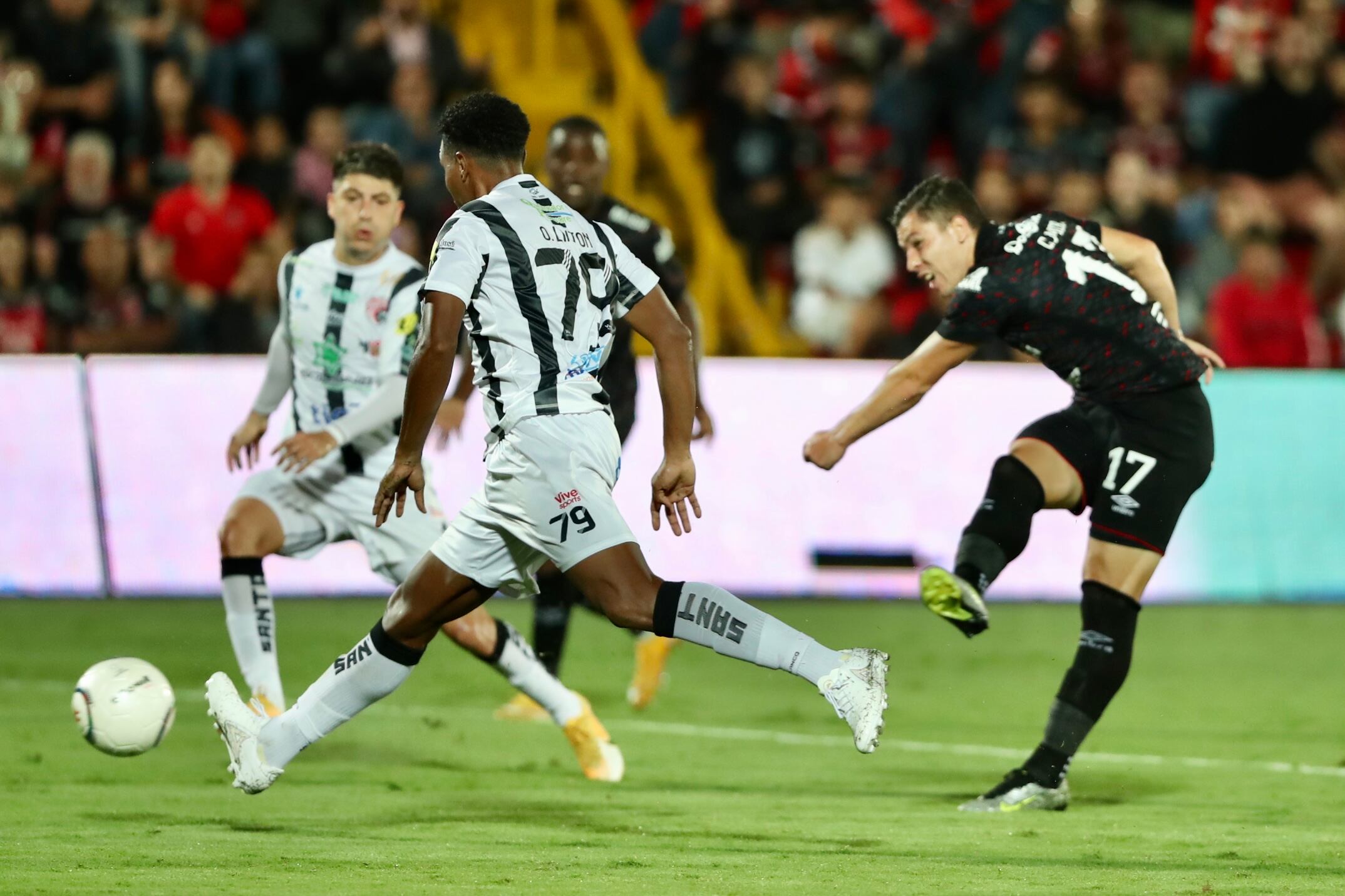 23/09/2023, Alajuela, Estadio Alejandro Morera Soto, partido de la jornada 12 del torneo de clausura 2023 entre Liga Deportiva Alajuelense y el Santos de Guapiles.