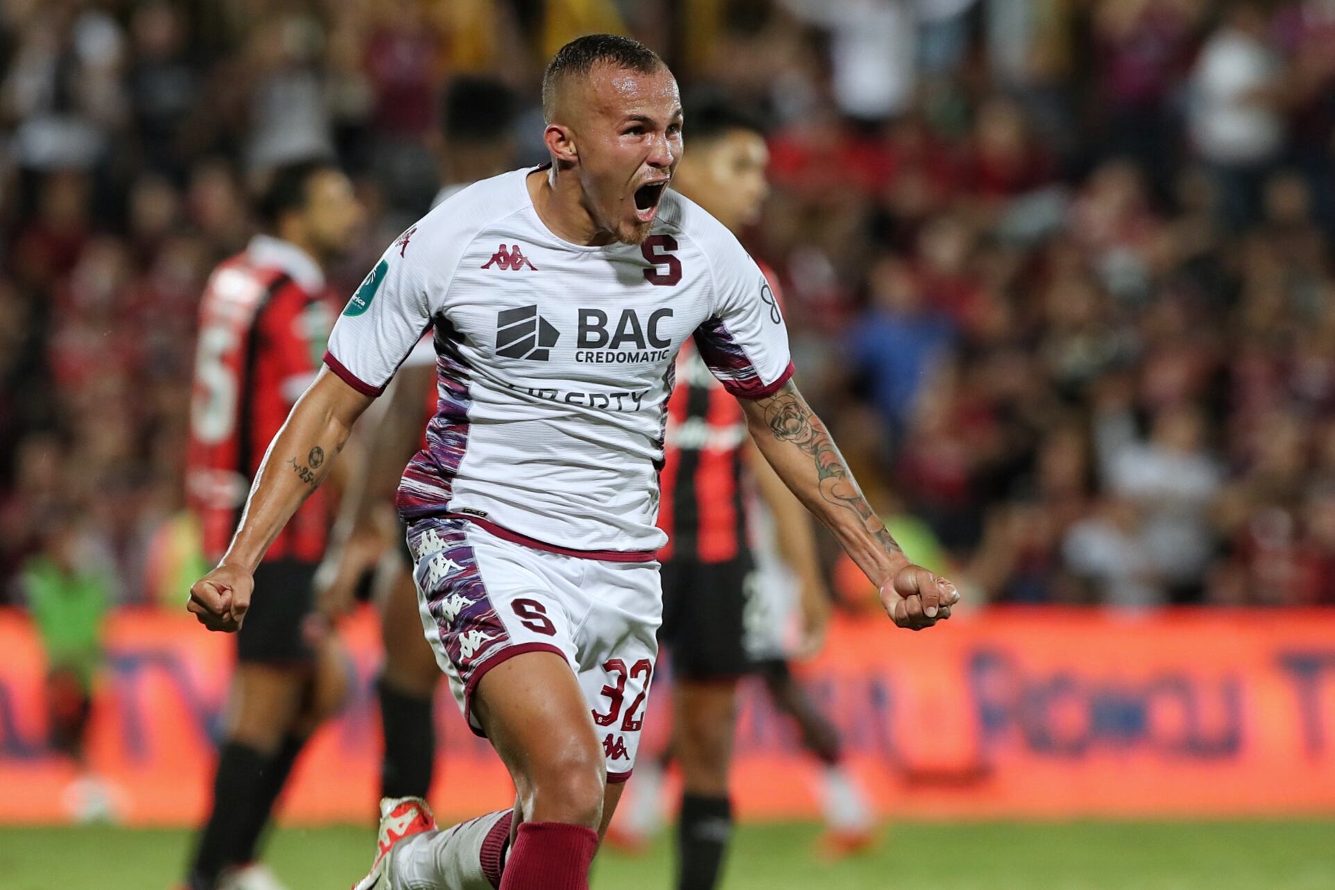 20/04/2024/ Clásico Nacional entre Liga Deportiva Alajuelense vs Deportivo Saprissa por la jornada 19 del torneo clausura de la Liga Promerica en el estadio Alejandro Morera Soto / Foto John Durán