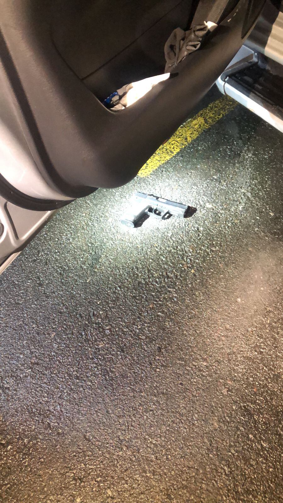 Los agentes decomisaron 8 pistolas. Foto OIJ.