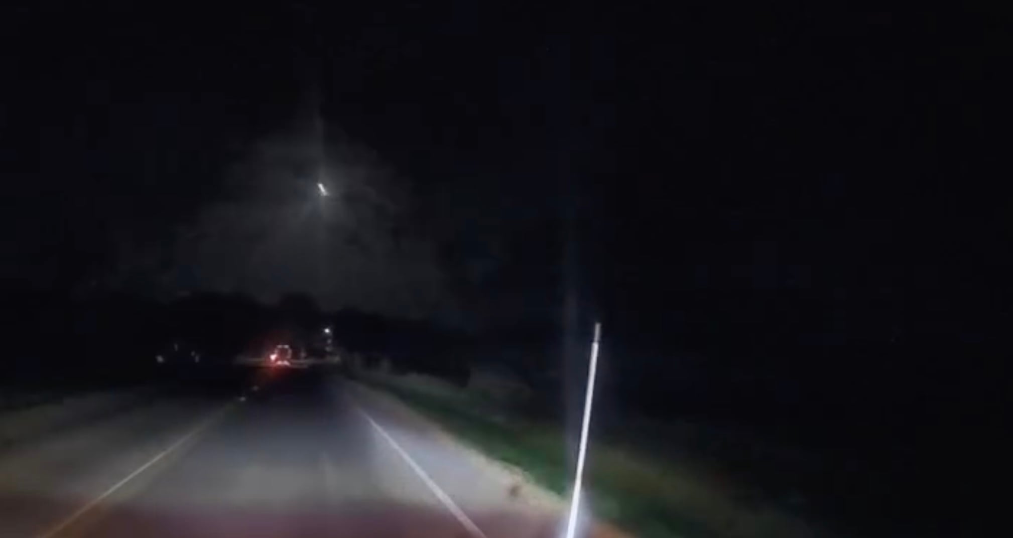 Una brillante bola de fuego iluminó por unos segundos el cielo nocturno en distintos puntos de Costa Rica, en un fenómeno que coincide con el paso de un posible Meteoro.