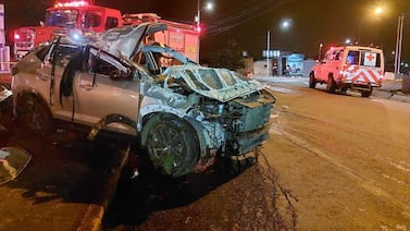 ¡Destrozado! Así quedó carro de hombre que murió en violento vuelco