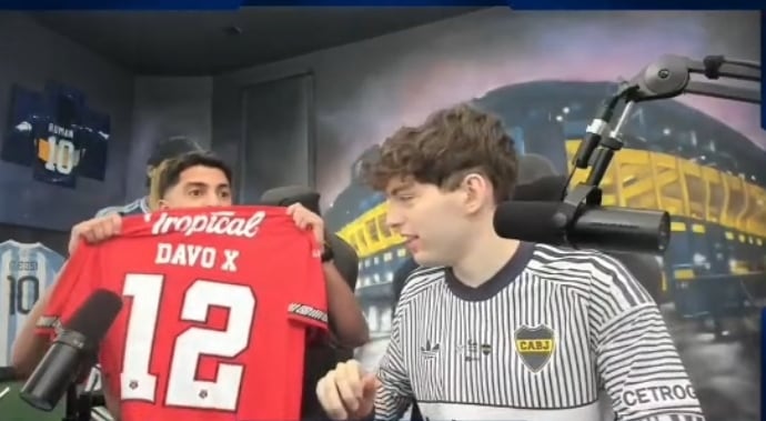 Davo Xeneize quedó encantado con la camisa de la Liga.