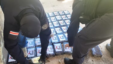 Decomisan droga del Clan del Golfo en La Uruca con logos de una conocida marca de tenis