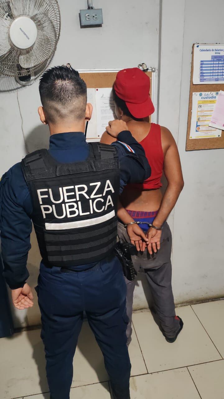 Hombre detenido por asesinato de mujer en Matama de Limón