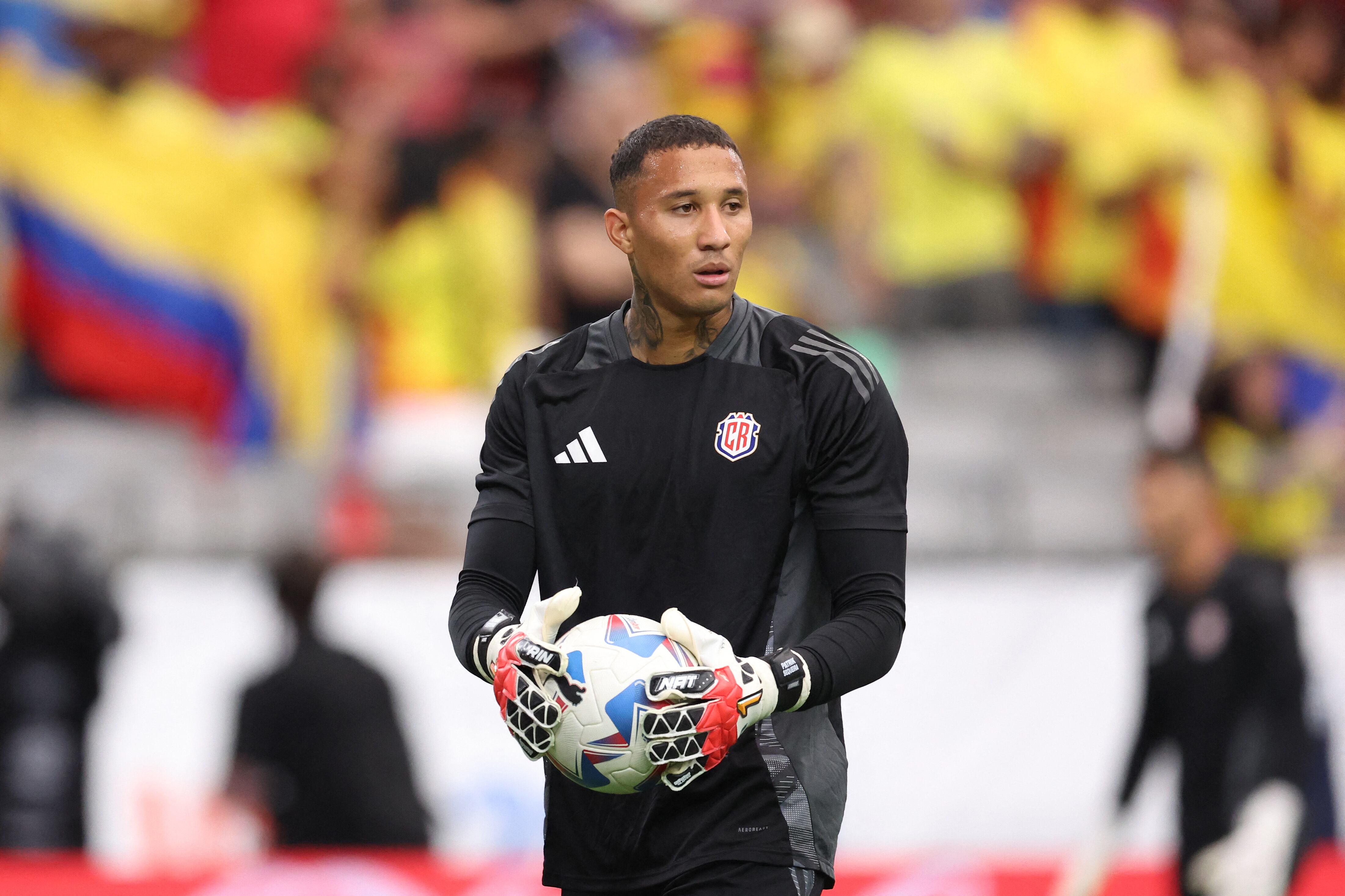 GLENDALE, ARIZONA - JUNE 28: Patrick Sequeira of Costa Rica warms up prior to the CONMEBOL Copa America 2024 Group D match between Colombia and Costa Rica at State Farm Stadium on June 28, 2024 in Glendale, Arizona. Chris Coduto/Getty Images/AFP (Photo by Chris Coduto / GETTY IMAGES NORTH AMERICA / Getty Images via AFP)
