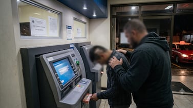 Lo obligaron a confesar un homicidio que no cometió y luego le dispararon en la cabeza