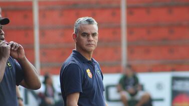 Héctor Altamirano, técnico del Herediano, fue claro sobre la gravedad de la lesión del portero Aarón Cruz