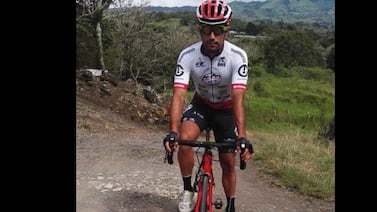 “Vuela alto mi princesa”. El desgarrador adiós del ciclista Félix Araya a su hija de 16 años