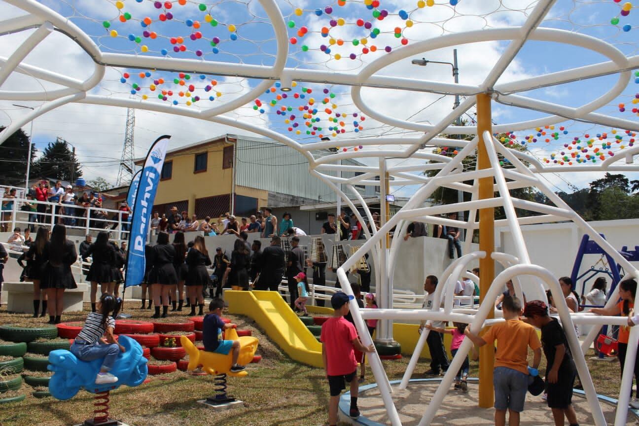 Inaugura parque en La Unión