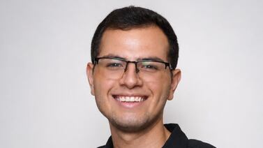 Querido periodista vive un gran momento con la mujer que robó su corazón