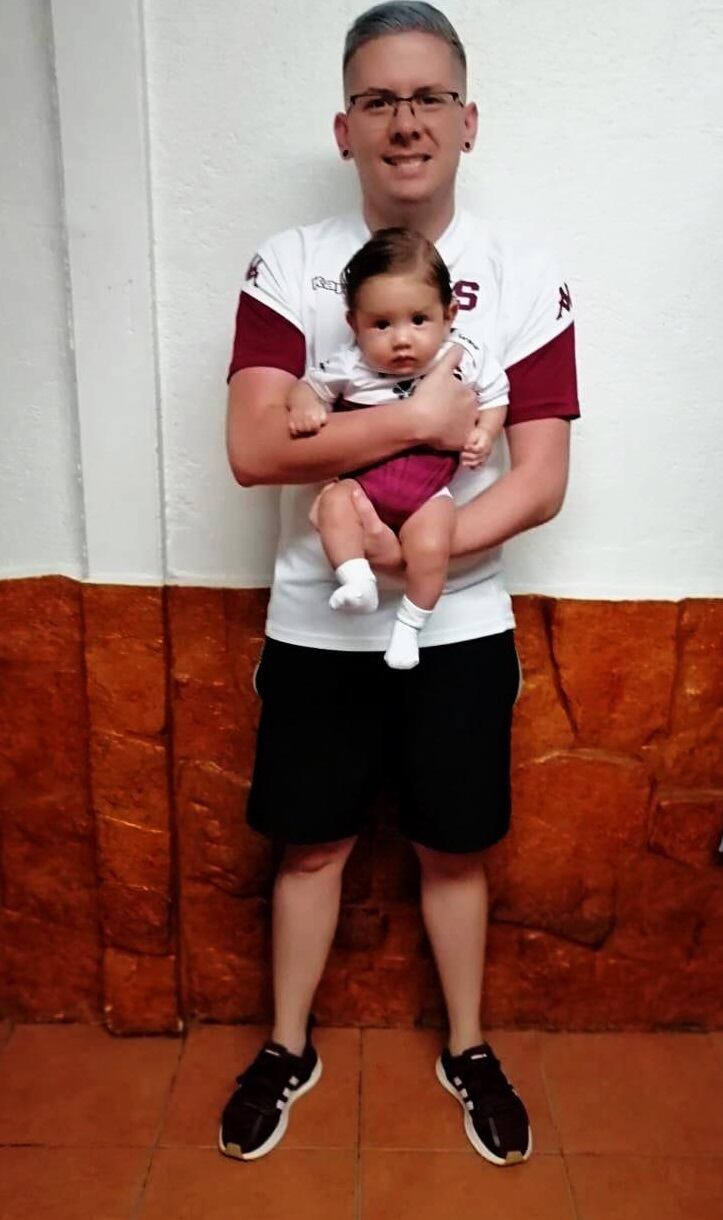 Steven Bolaños, morado de corazón. Cortesía.