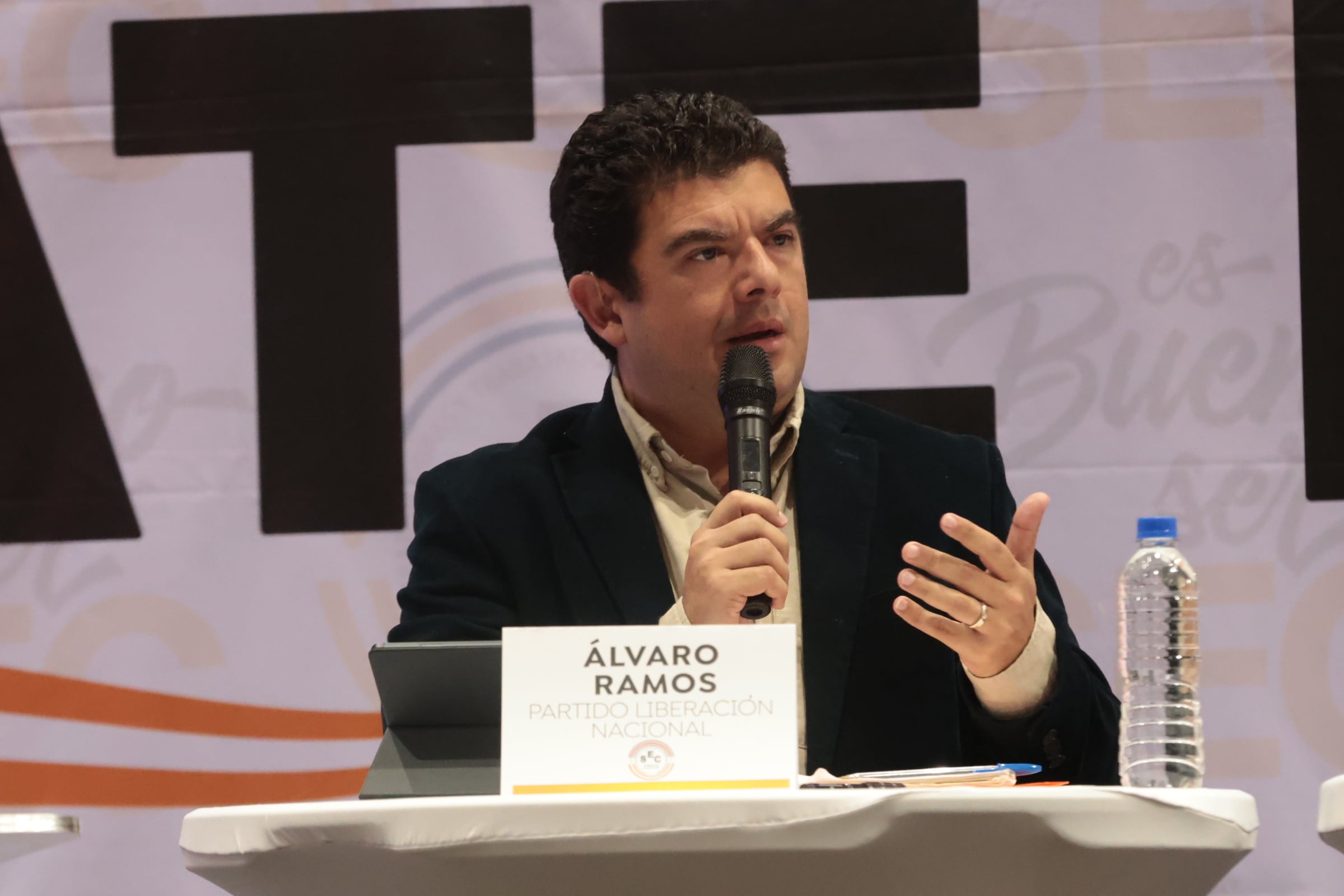 Debate de candidatos presidenciales sobre el futuro de la educación