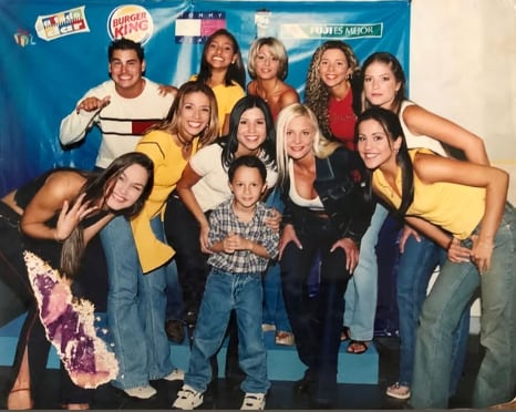 Rafa Pérez publicó una imagen con el elenco de A todo dar, donde él aparecía de niño.