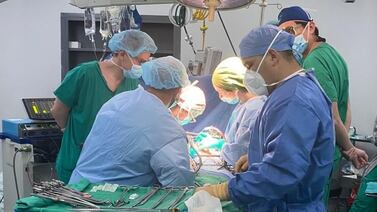 “Lista de espera llenaría 30 veces el estadio Nacional”, sindicato pide salida de presidenta de la Caja