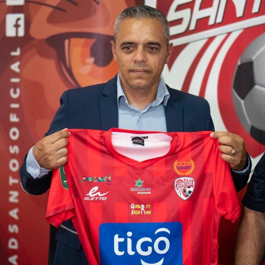 Randall Row es el nuevo técnico del Santos de Guápiles. Prensa SG.