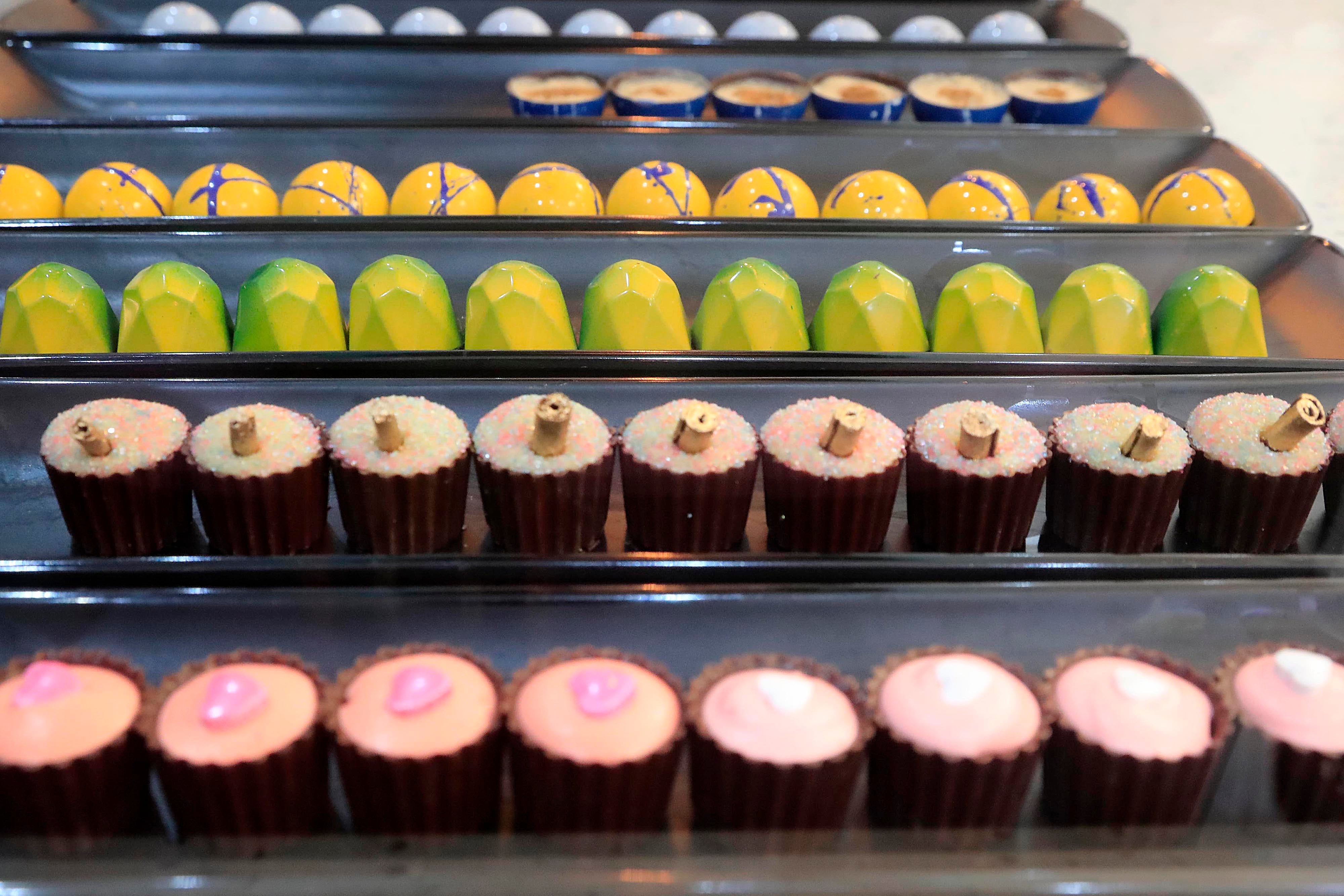 07/09/2023 Centro Comercial del Sur. Chocolatería Bean to Bliss, algo así como del grano a la felicidad absoluta. Son chocolates de autor que incluye los buscados bombones rellenos de gran cantidad de sabores y texturas.