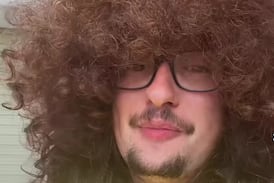 Famoso aficionado del Manchester United del reto del pelo sufrió una dura noticia