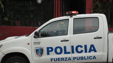 Cámara grabó momento en que un padre identificó a su hijo como víctima del triple homicidio en Pavas
