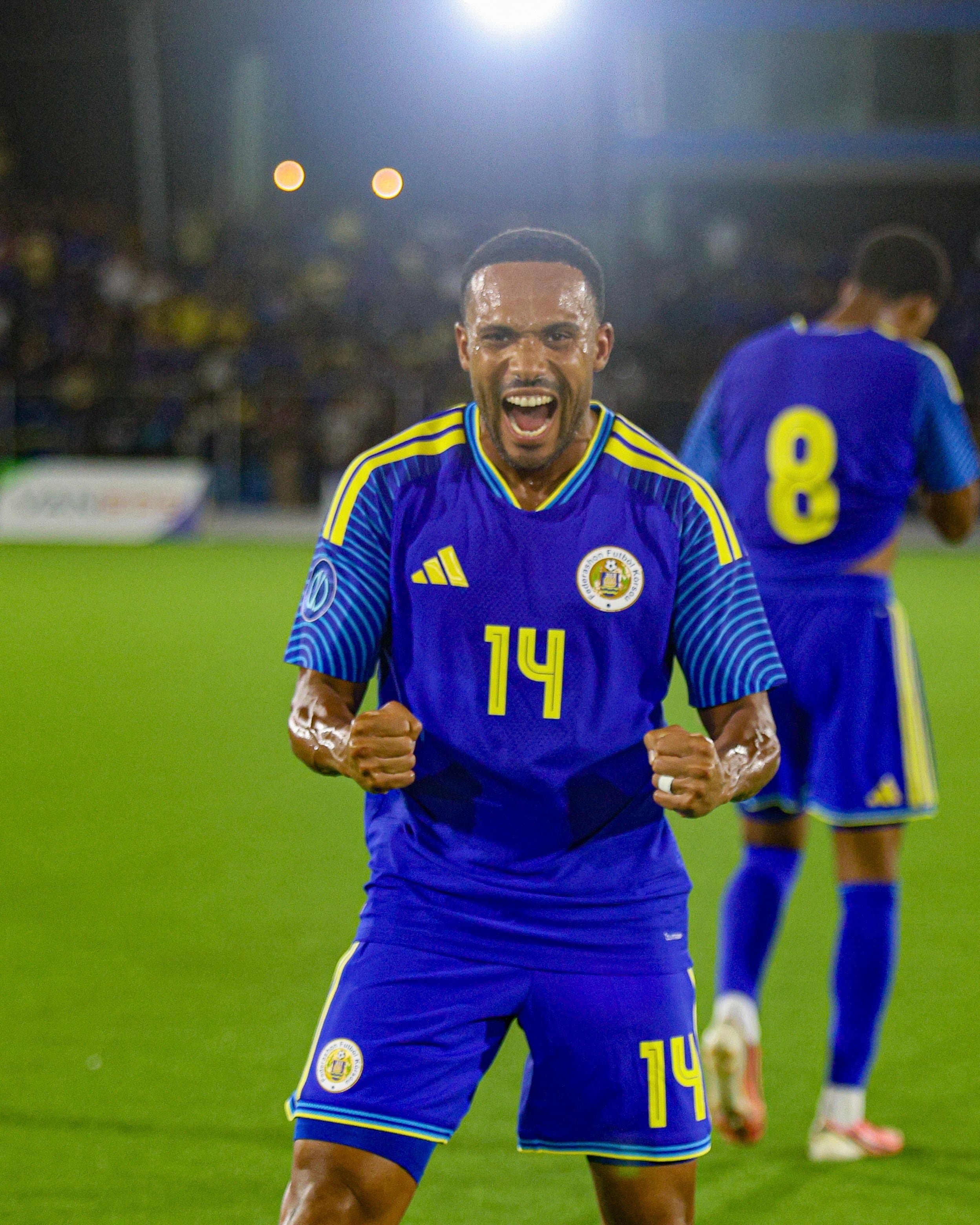 Curazao goleó 6-1 a Nicaragua después de remontar a Costa Rica en la jornada anterior.