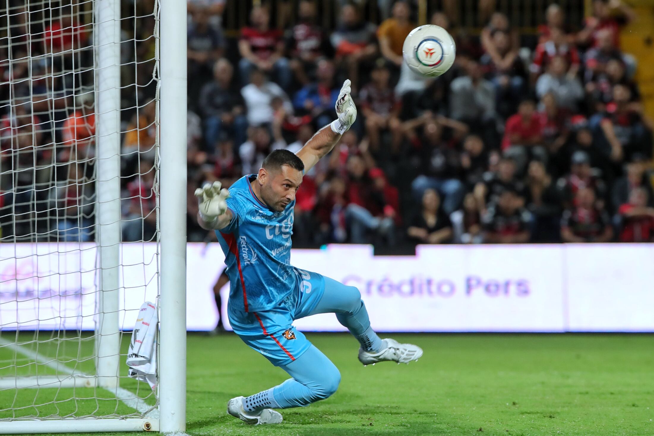 1609/2023/ Juego entre Liga Deportiva Alajuelense vs Puntarenas FC por la jornada 10 del torneo apertura de la Liga Promerica en el estadio Alejandro Morera Soto / foto John Durán