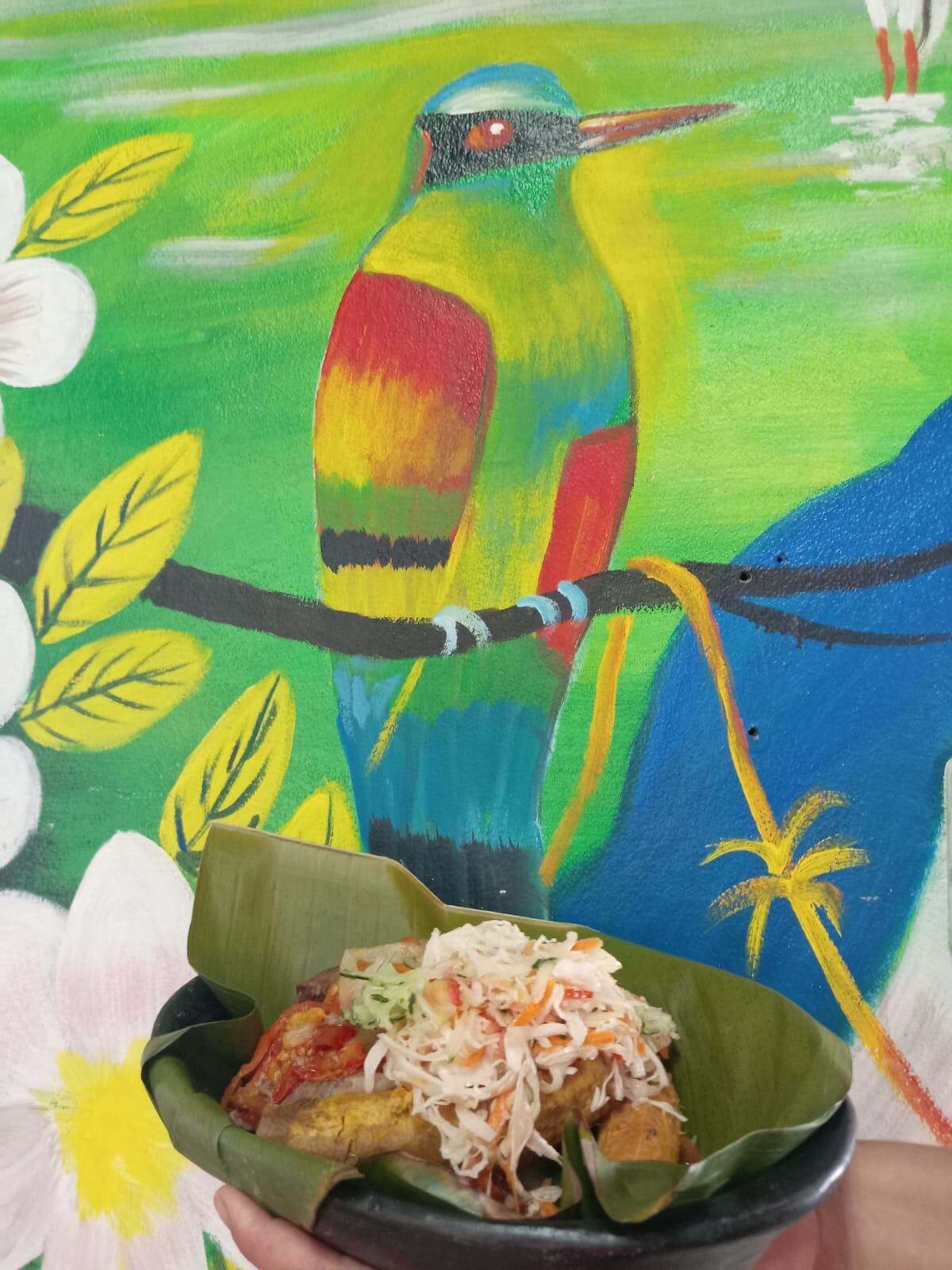 Meylin Peralta es una nicaragüense que pasó de trabajar en sodas a tener su propio local de Antojitos Nicaragüenses