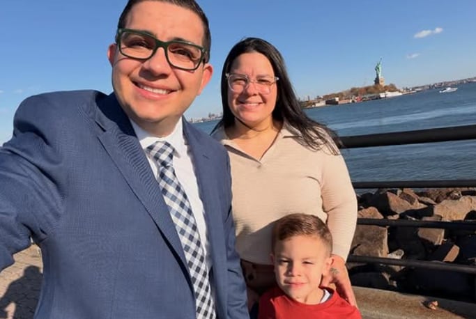 Elías Alvarado, corresponsal de Telenoticias en Nueva York.