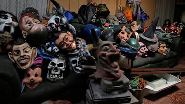 Esta es la historia de la primera mascarera de Costa Rica, quien rompió los moldes del arte barveño