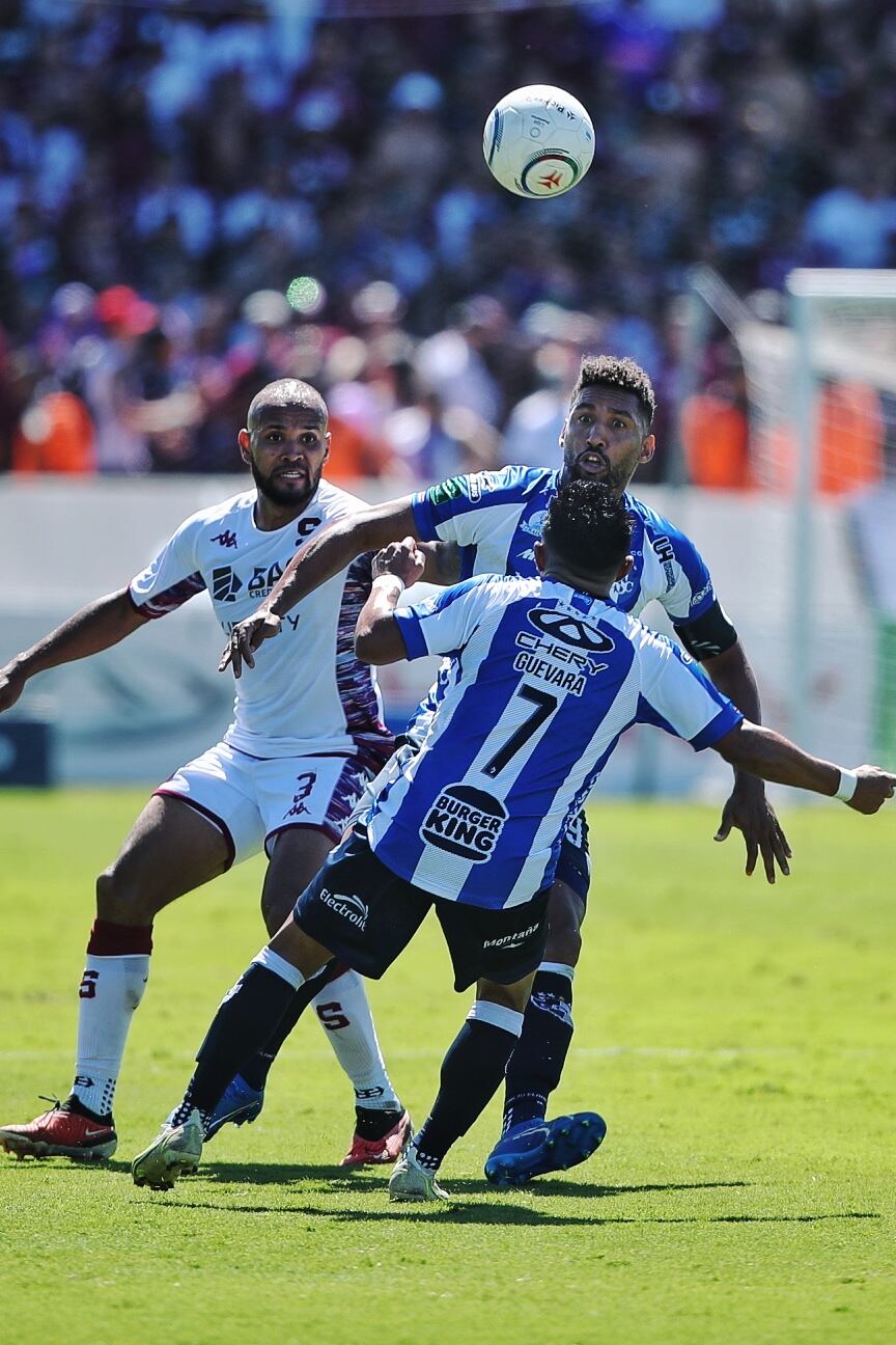 30/11/2023/ Juego entre el Club Sport Cartaginés vs Deportivo Saprissa por la semifinal del torneo Apertura de la Liga Promerica en el estadio Fello Meza / Foto John Durán