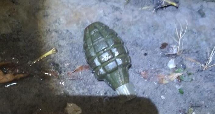 Un hombre iba a puso una granada en el portón de una casa en Heredia