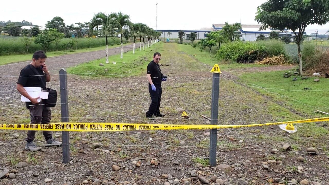 Sujetos roban más de ¢70 millones de cajero ubicado en Santa Fe de Aguas Zarcas de San Carlos. Foto Edgar Chinchilla.