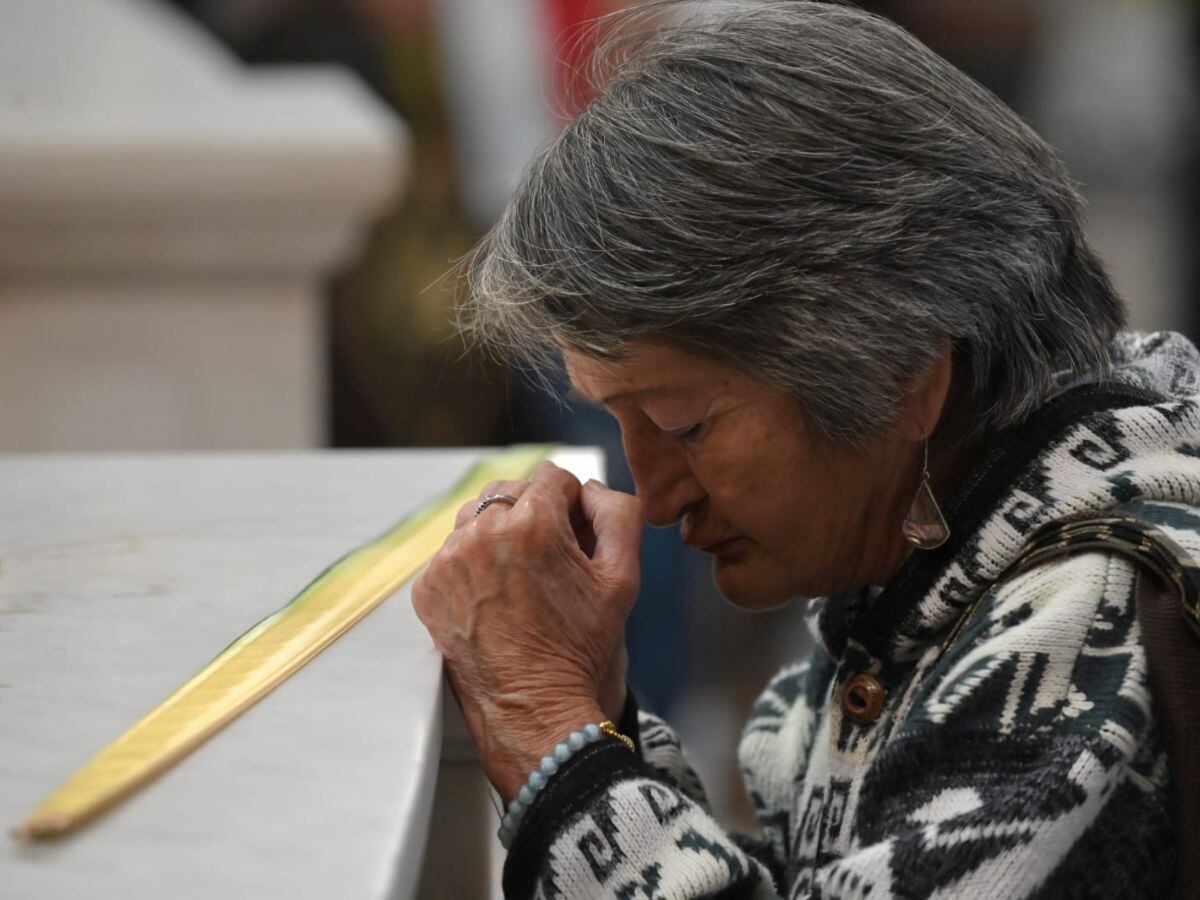 Cientos se acercaron a la Catedral Metropolitana para pedir por sus vidas.