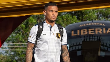 Jugador dejó el fútbol para trabajar en una piñera, ahora es una de las grandes figuras de Liberia