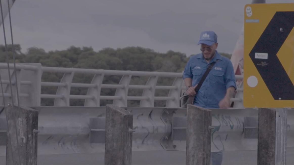 Mauricio Sandino Chavarría, vecino de Aserrí y de 40 años, realizó una especie de romería nacional para recoger las peticiones del pueblo y ponerlas a los pies de La Negrita.