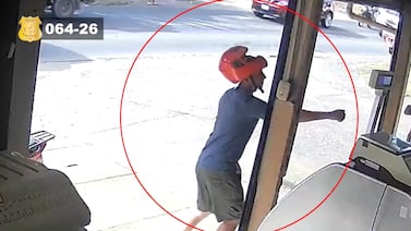 Buscan a motociclista que llegó a dejar nota amenazadora a carnicería en San Carlos