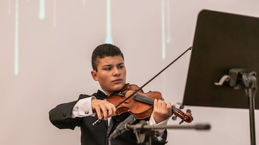 Joven violinista recibió beca para estudiar en una de las mejores escuelas de artes escénicas del mundo