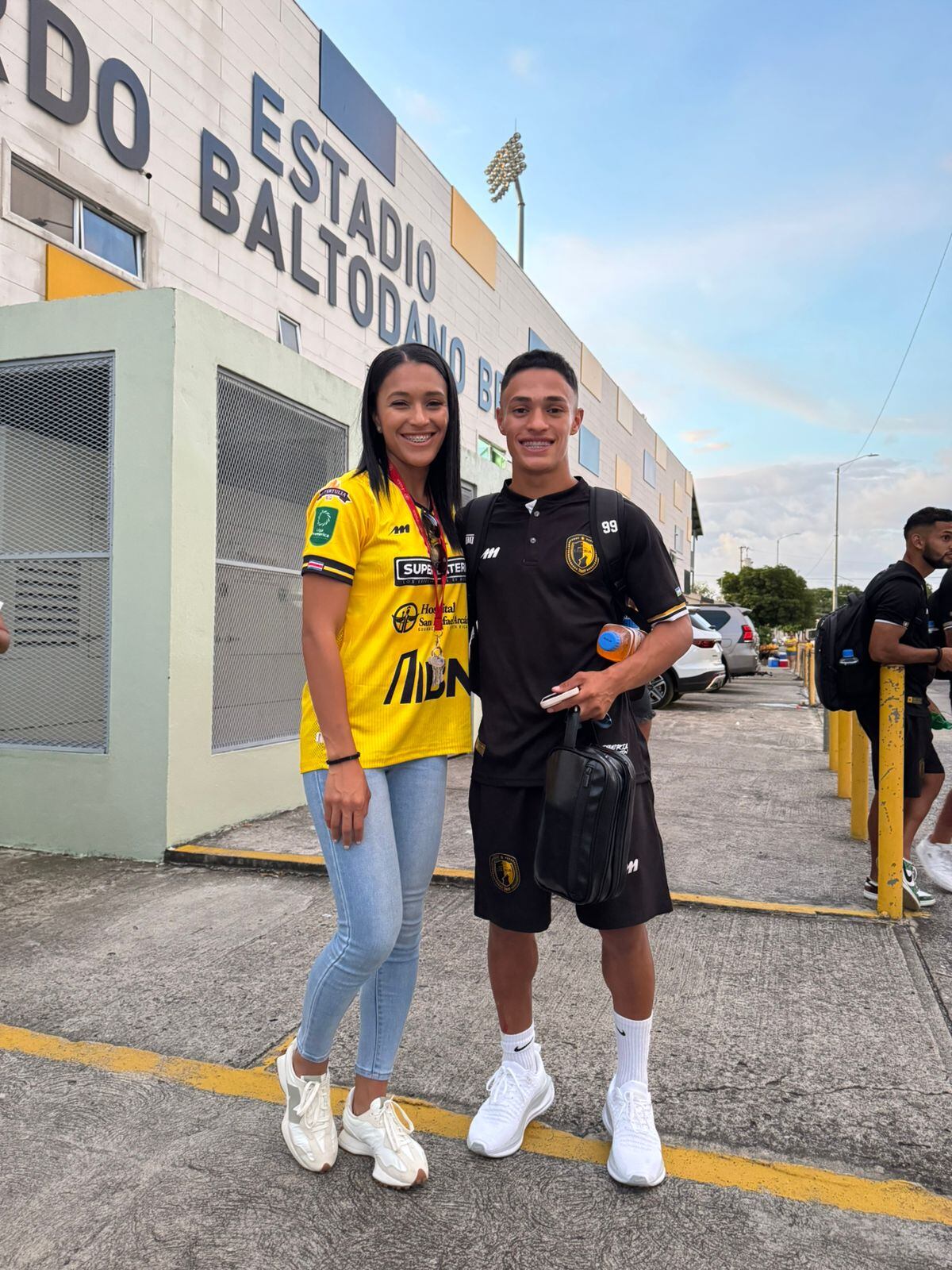 Sharon Ramírez fue a ver su hermano Randy Ramírez desde Paraíso de Cartago hasta Liberia para verlo jugar ante Saprissa.