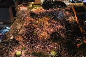 Cientos de ciudadanos se lanzaron a la calle a defender al poder Judicial y manifestaron su preocupación por la democracia