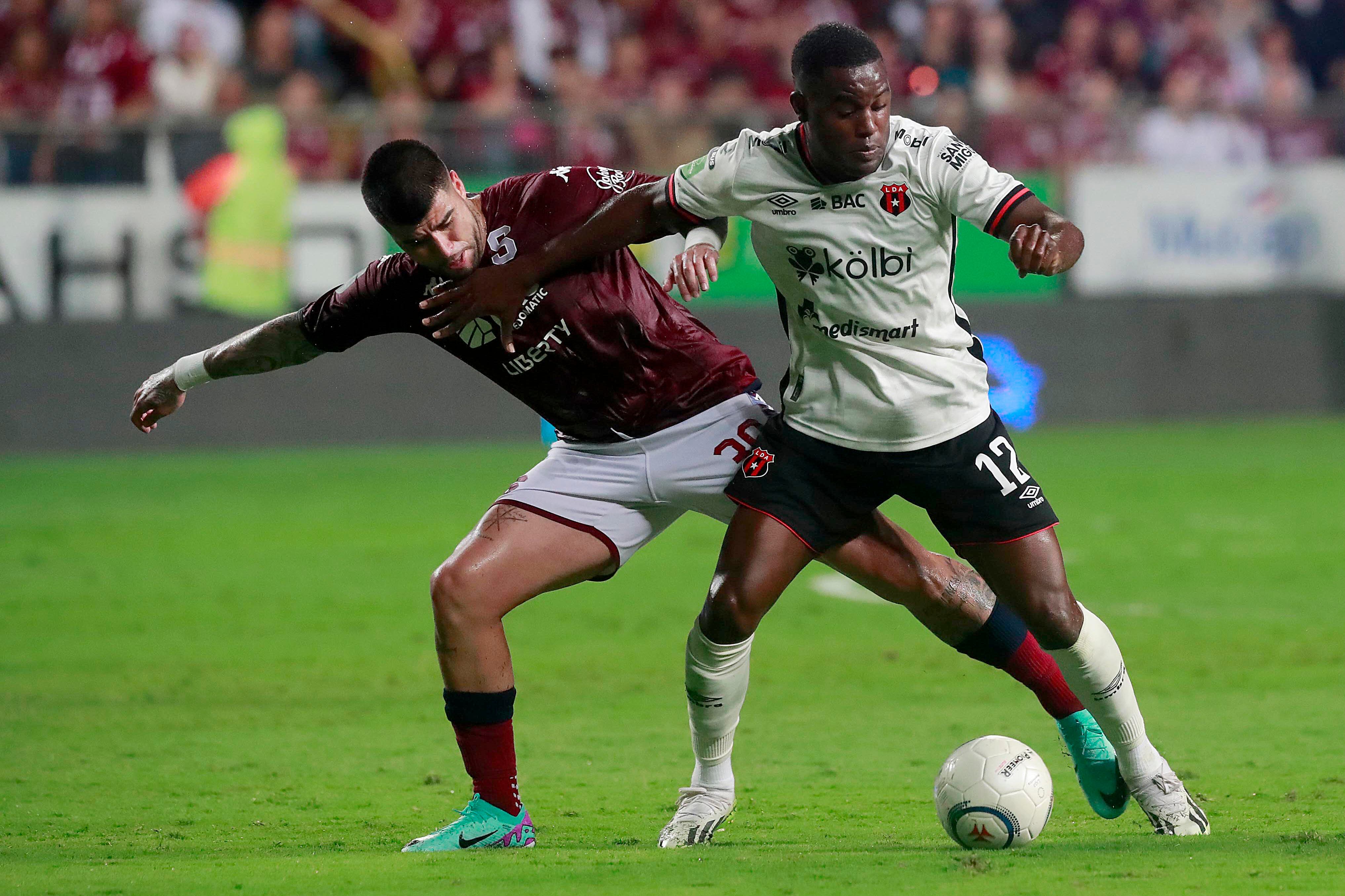 04/11/2023      Estadio Ricardo Saprissa, Tibás. El Deportivo Saprissa recibió a la Liga Deportiva Alajuelense, en una nueva versión del Clásico Nacional en partido de la jornada 18, Torneo de Apertura, Liga Promérica 2023.