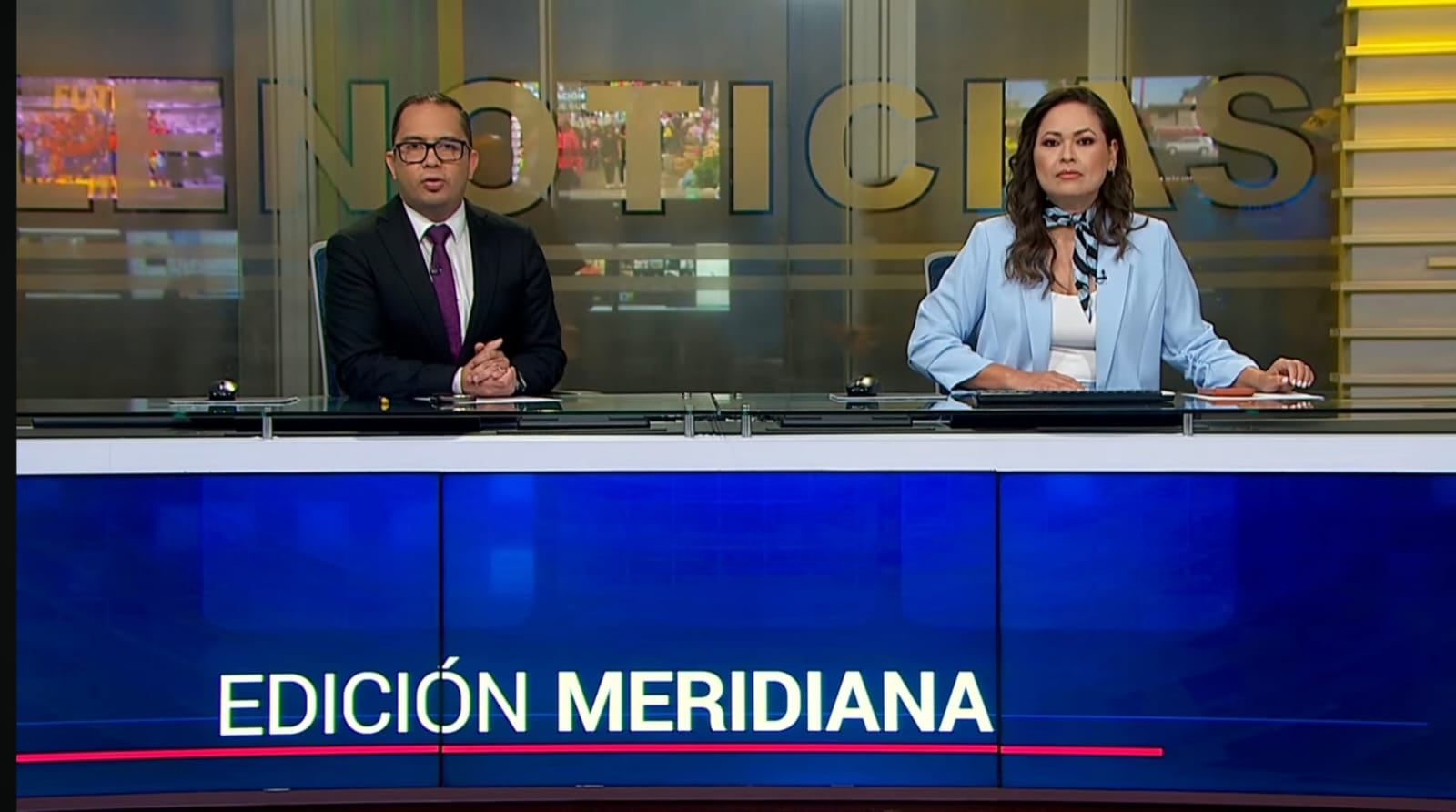 Telenoticias, Andrés Martínez y Yahaira Piña, presentadores de la edición meridiana.
